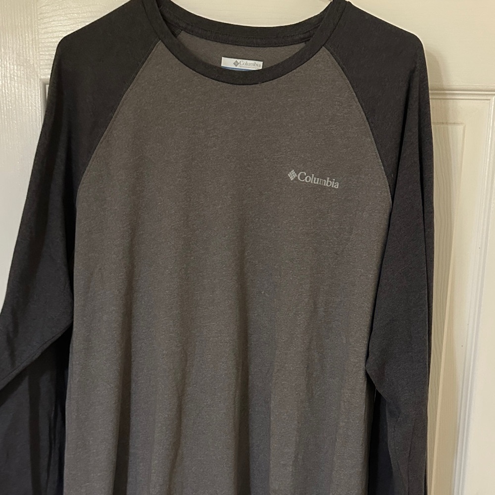 Columbia Men's Two-Tone Gray Long Sleeve Shirt